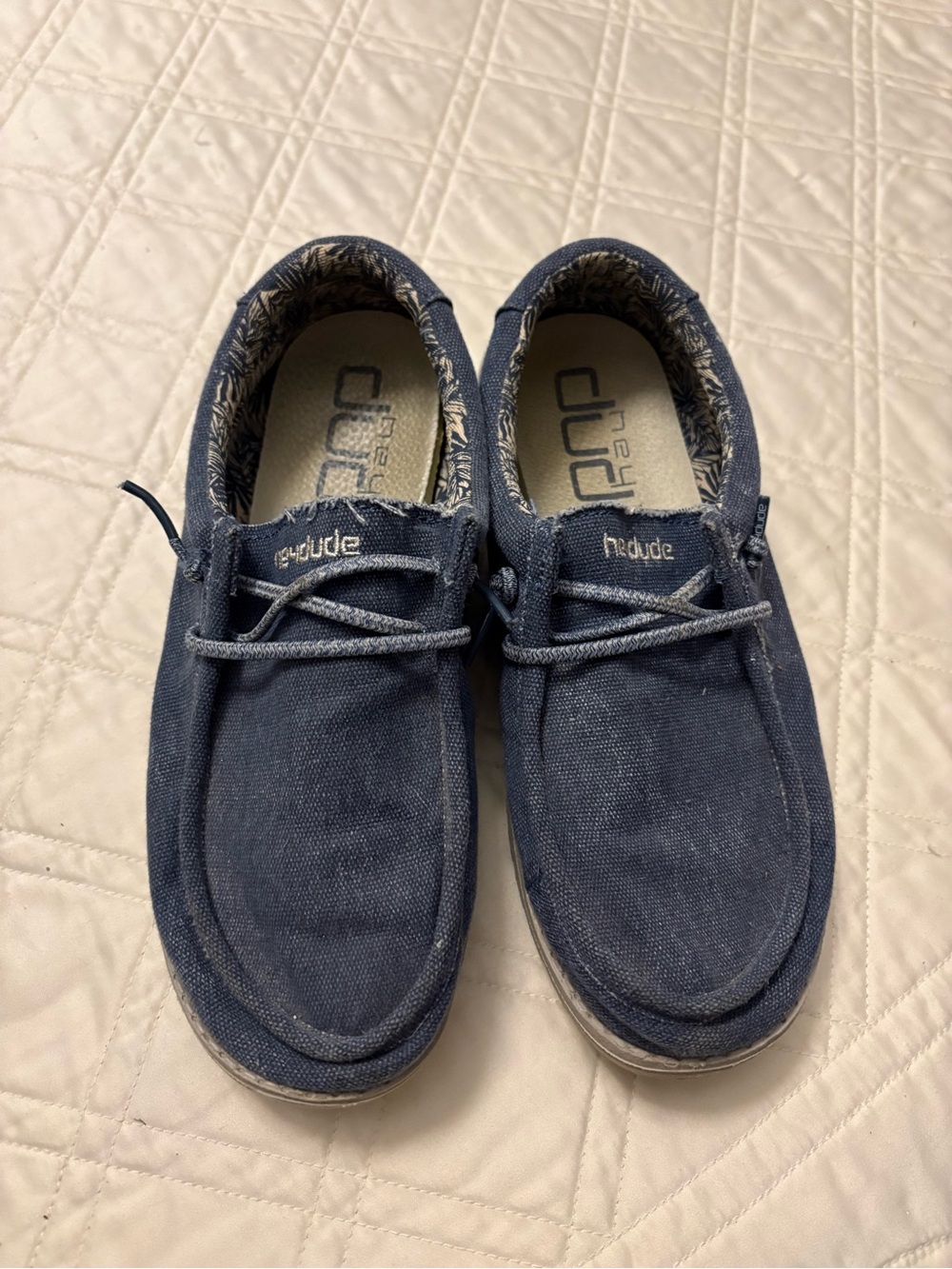 Hey Dude Wally  Slip-On Casual Loafers in Navy Blue LADIES 7/ Youth 6